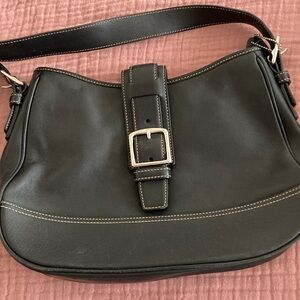 Elegant Black Leather Shoulder Bag